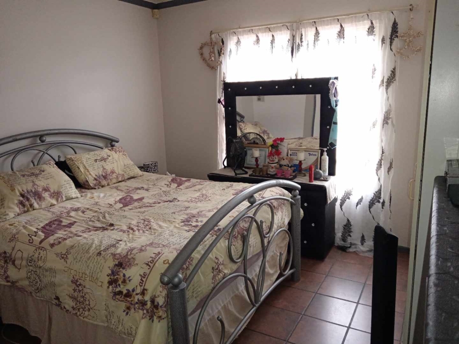 To Let 3 Bedroom Property for Rent in Protea Heights Western Cape